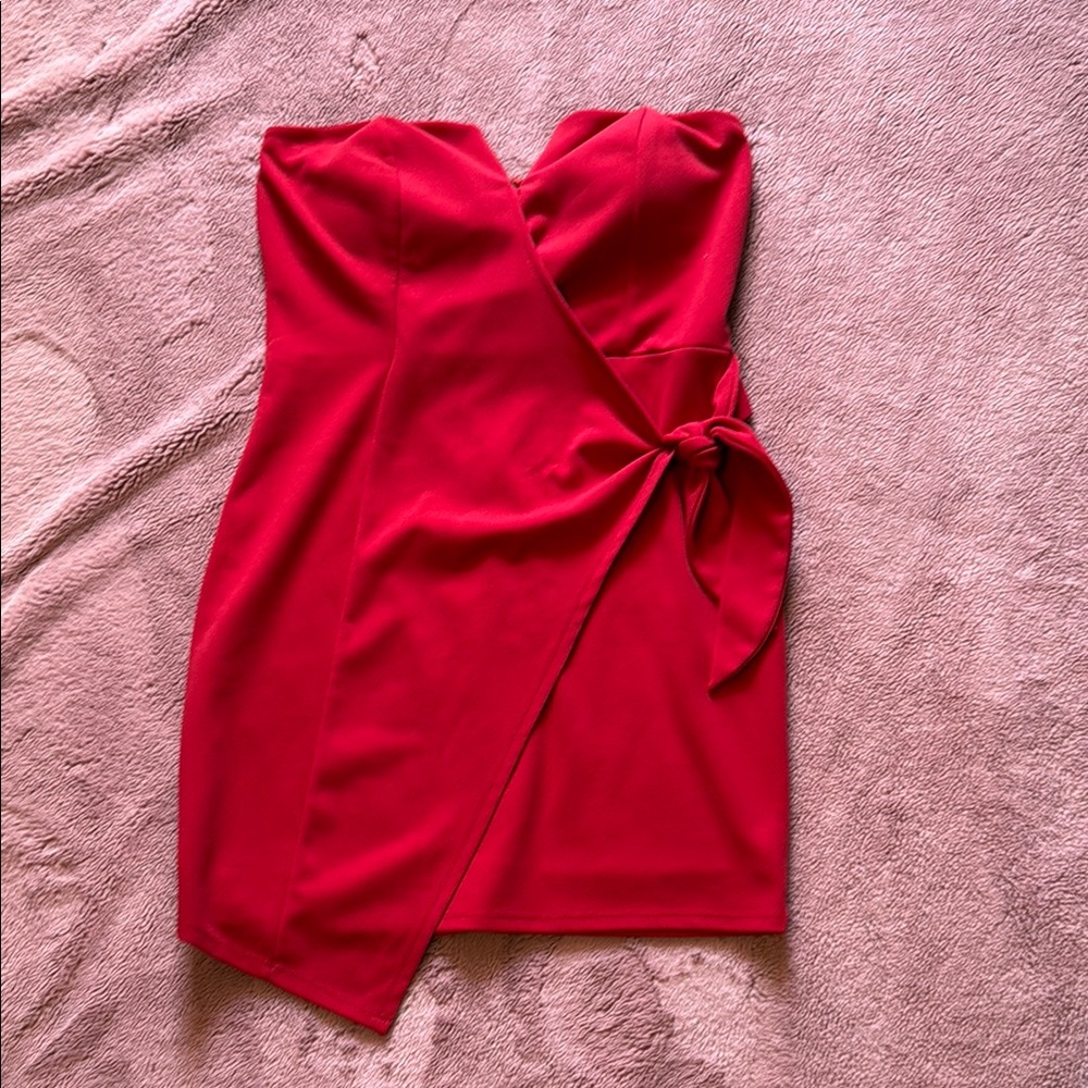 Elegant Red Strapless Dress